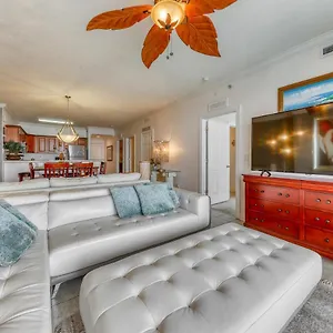  Holiday home Tropic Winds