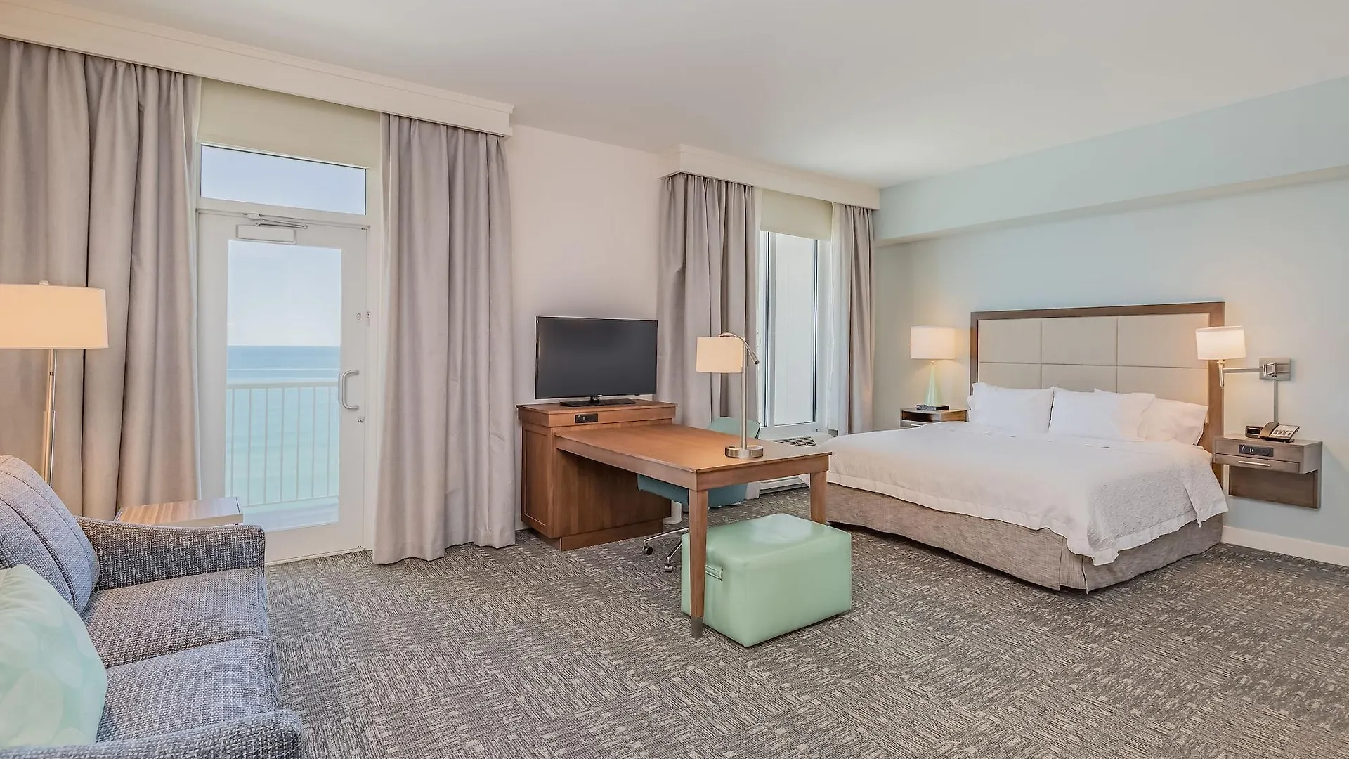 Hampton Inn & Suites Panama City Beach-Beachfront 3*,